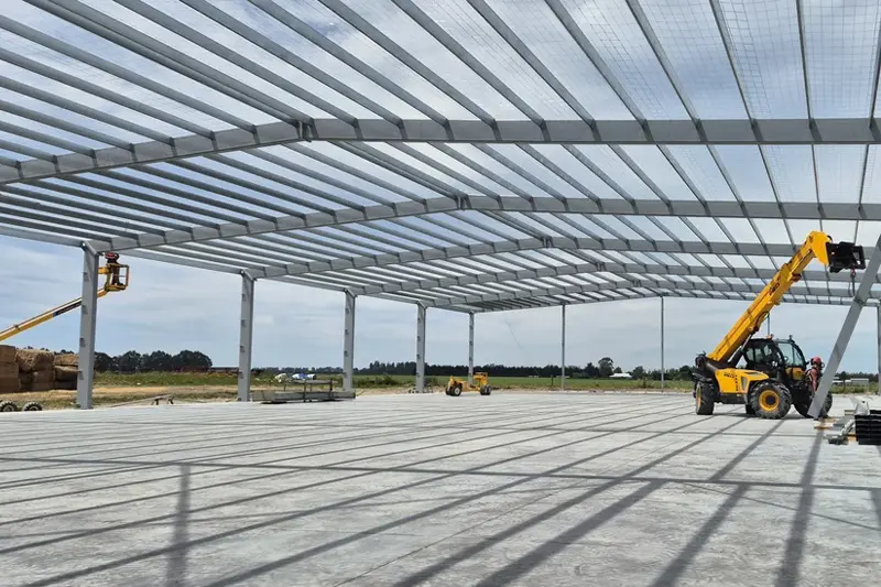 Welke industrieën zijn geschikt voor het gebruik van fabrieksgebouwen met stalen constructies?