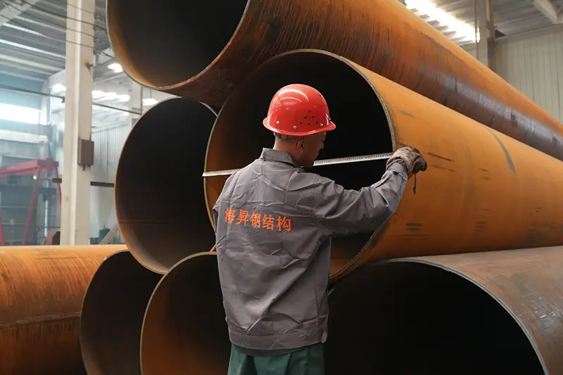 Door gebruik te maken van de industriële sterke punten van de regio Beijing-Tianjin-Hebei houdt HAISHENG gelijke tred met de golf van transformatie in de staalindustrie van Tangshan.